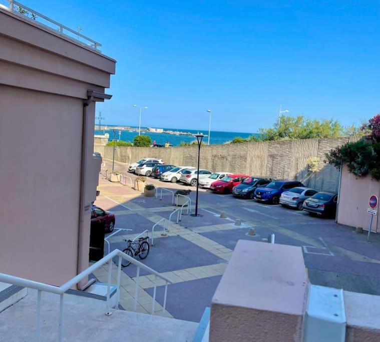 Joli Appartement Avec Piscine Sete Bagian luar foto